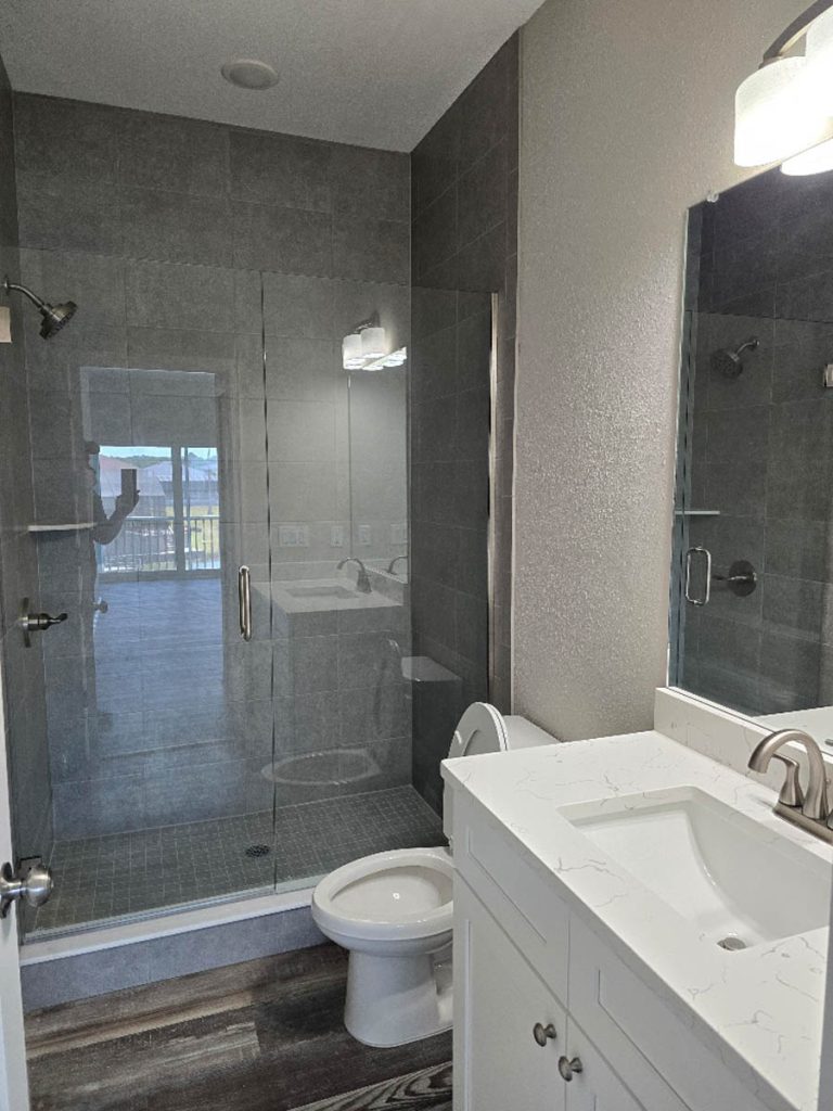 Guest bathroon shower