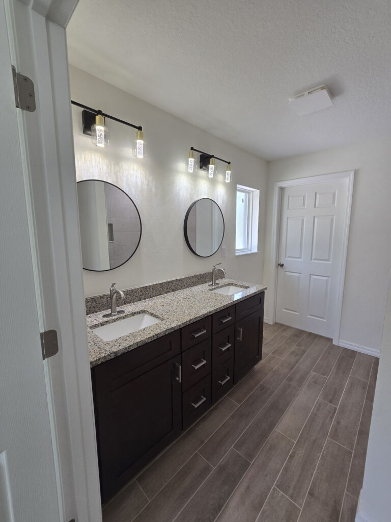 Belita - Primary bathroom